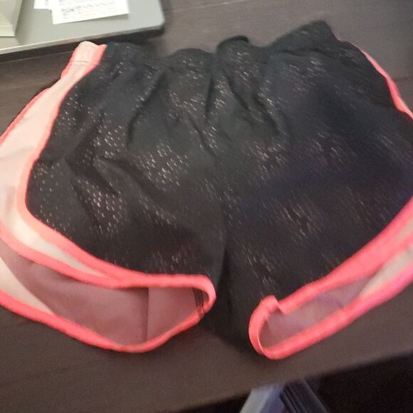 Nike Women's Black and Red Shorts Trio - Picture 2 of 8